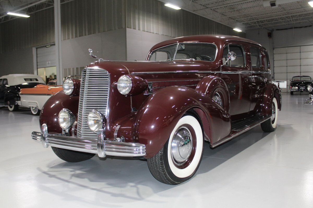 Cadillac-Series-85-V-12-Berline-1936-Royal-Maroon-Gray-97658-30