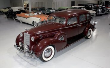 Cadillac-Series-85-V-12-Berline-1936-Royal-Maroon-Gray-97658