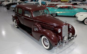 Cadillac-Series-85-V-12-Berline-1936-Royal-Maroon-Gray-97658-6