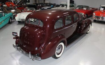 Cadillac-Series-85-V-12-Berline-1936-Royal-Maroon-Gray-97658-8