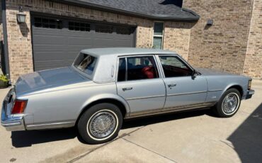 Cadillac-Seville-1979-silver-104607-1