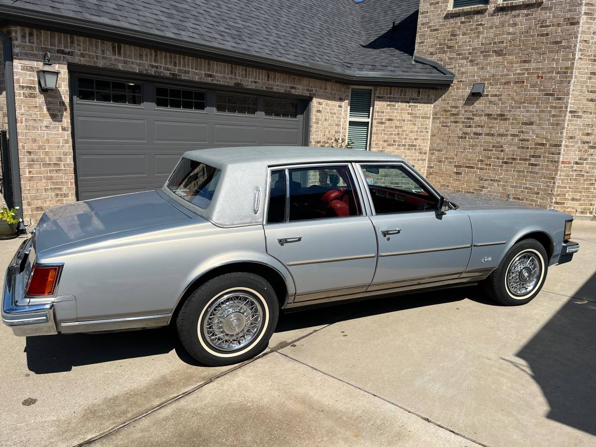 Cadillac-Seville-1979-silver-104607-1