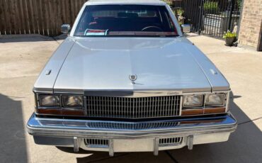 Cadillac-Seville-1979-silver-104607-3