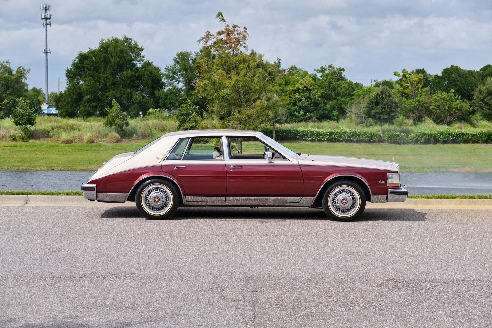 Cadillac-Seville-1985-Burgundy-Tan-115281-6