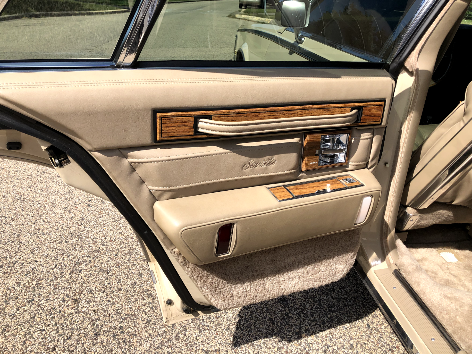 Cadillac-Seville-Berline-1985-38922-14