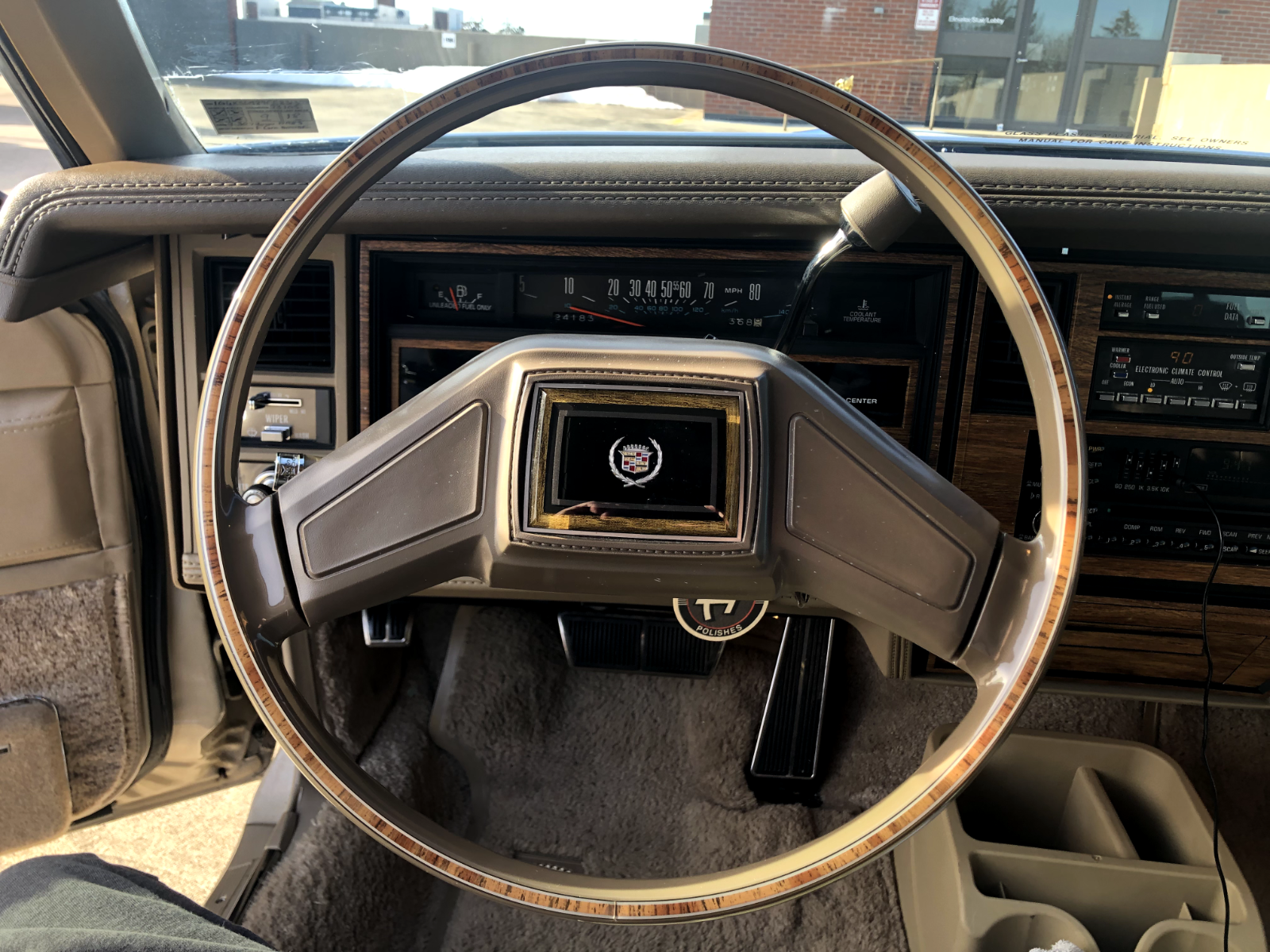 Cadillac-Seville-Berline-1985-38922-24