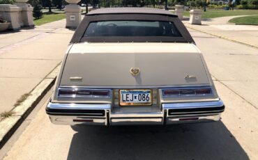 Cadillac-Seville-Berline-1985-38922-5