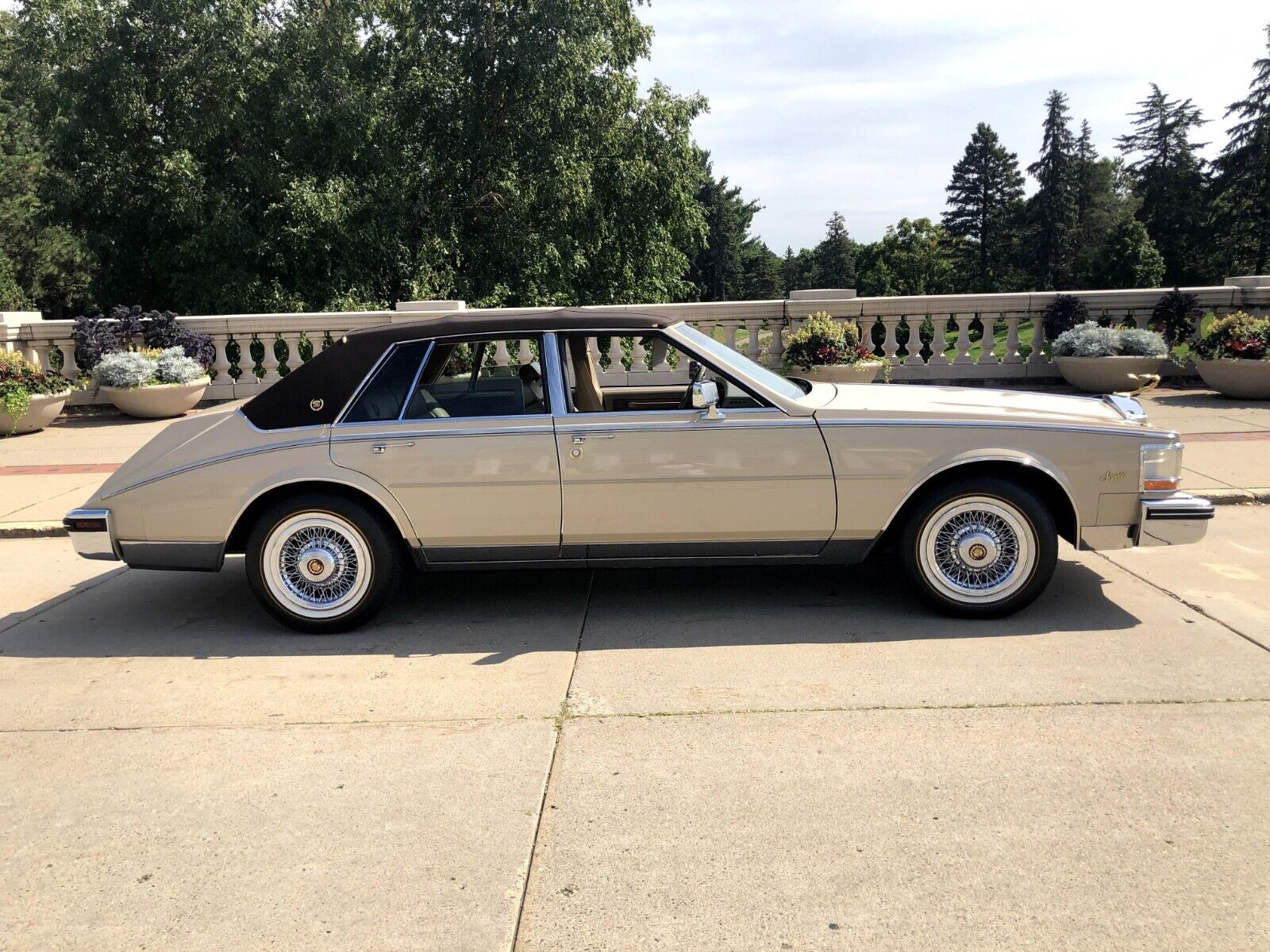 Cadillac-Seville-Berline-1985-38922-6