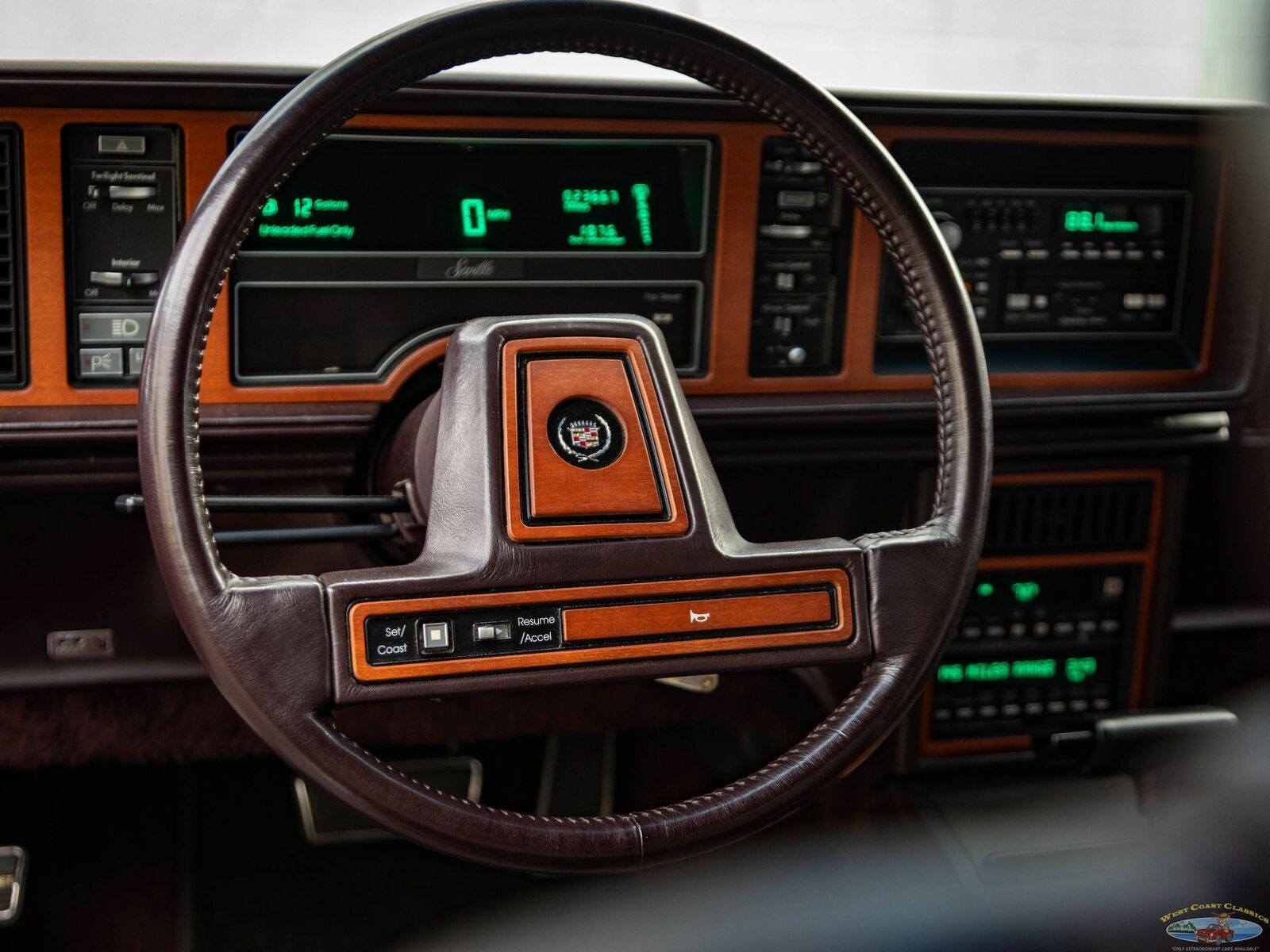 Cadillac-Seville-Berline-1986-34