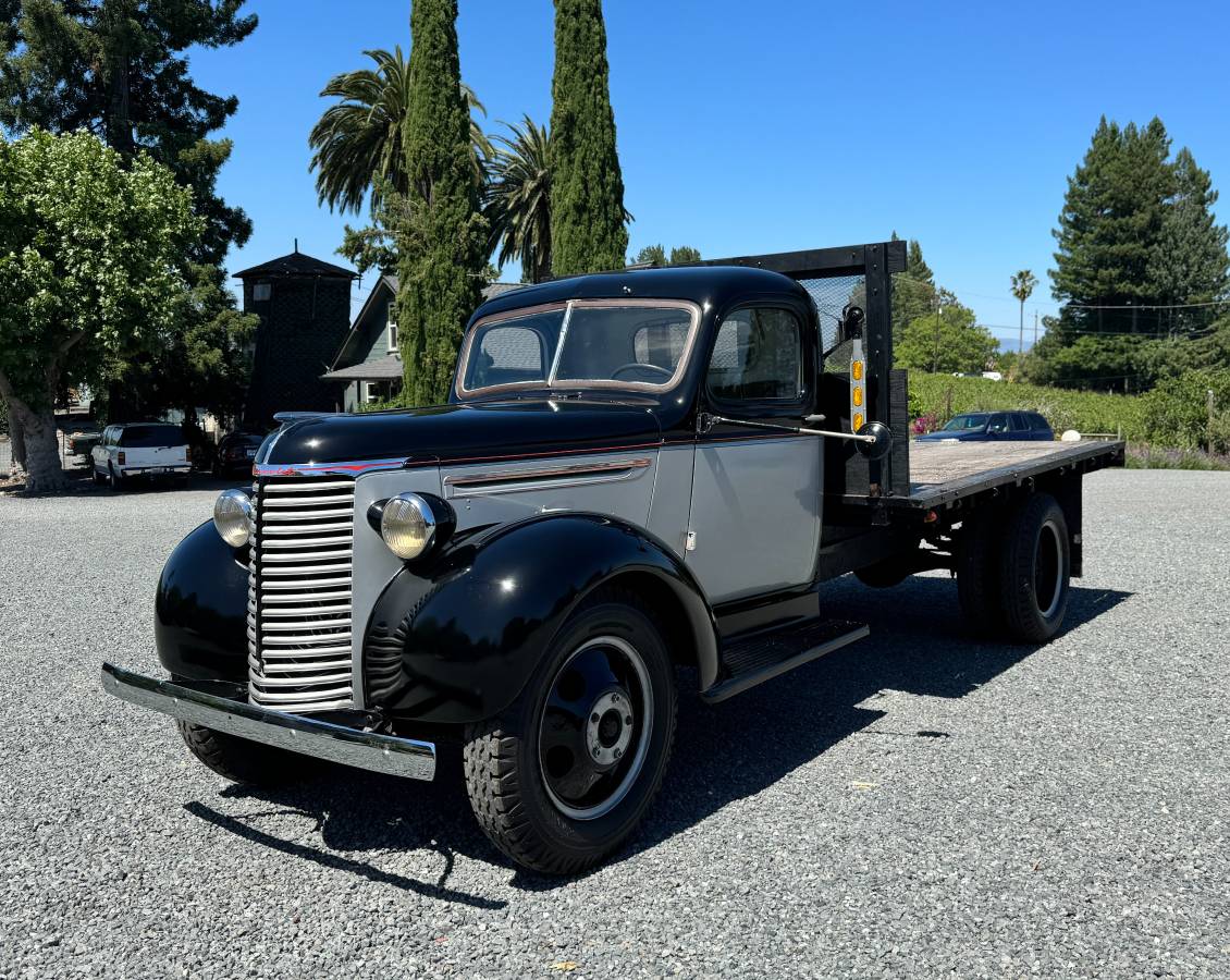 Chevrolet-1.5-ton-dually-stake-bed-truck-3.-1939-18