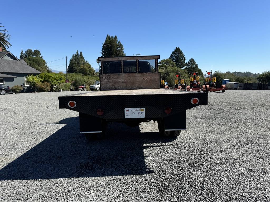 Chevrolet-1.5-ton-dually-stake-bed-truck-3.-1939-6