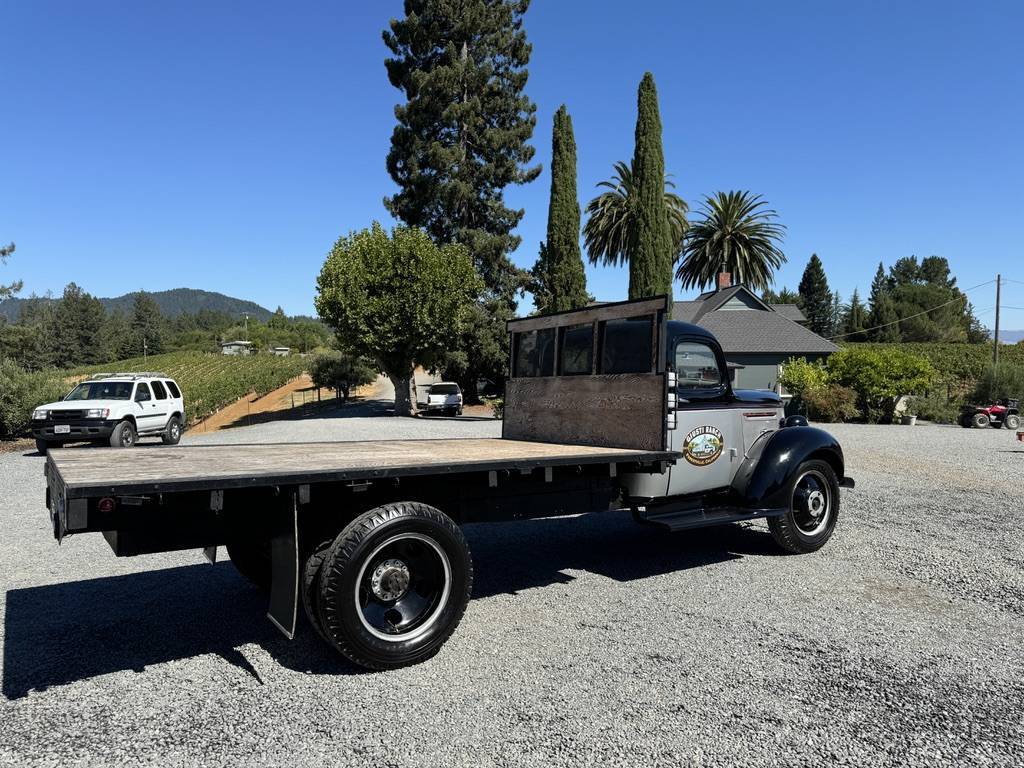 Chevrolet-1.5-ton-dually-stake-bed-truck-3.-1939-7