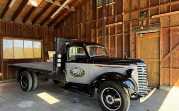 Chevrolet-1.5-ton-dually-stake-bed-truck-3.-1939-9