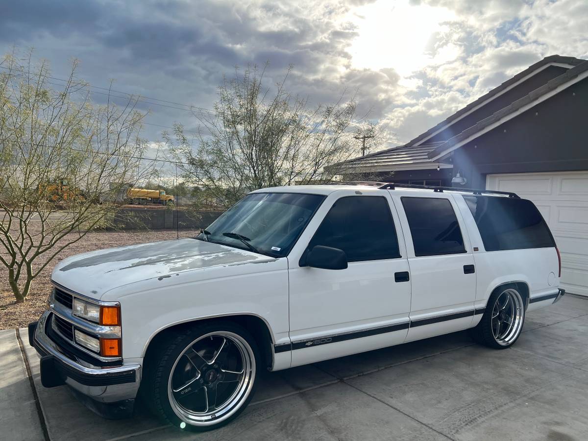 Chevrolet-1500-suburban-1994-9