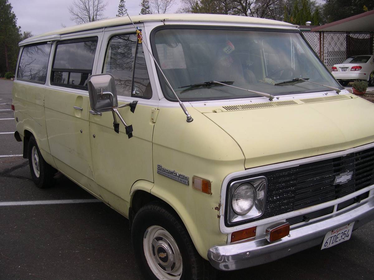 Chevrolet-1972-yellow-134541-1