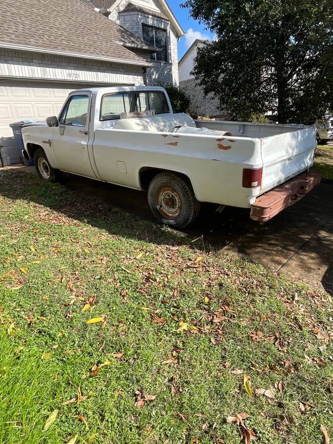 Chevrolet-1984-white-85084-1