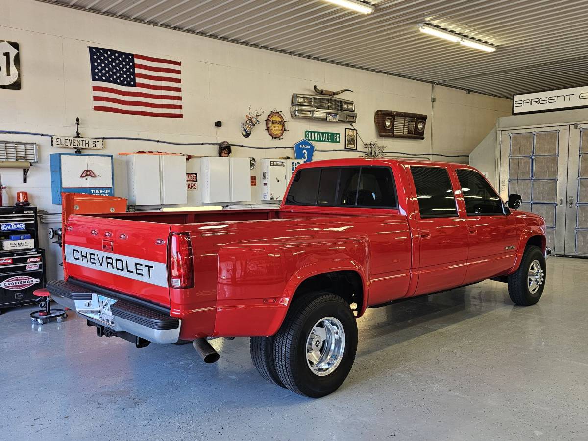 Chevrolet-1993-red-164365-1