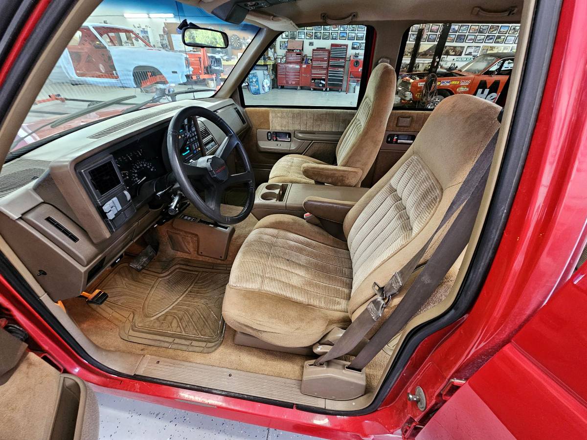 Chevrolet-1993-red-164365-4