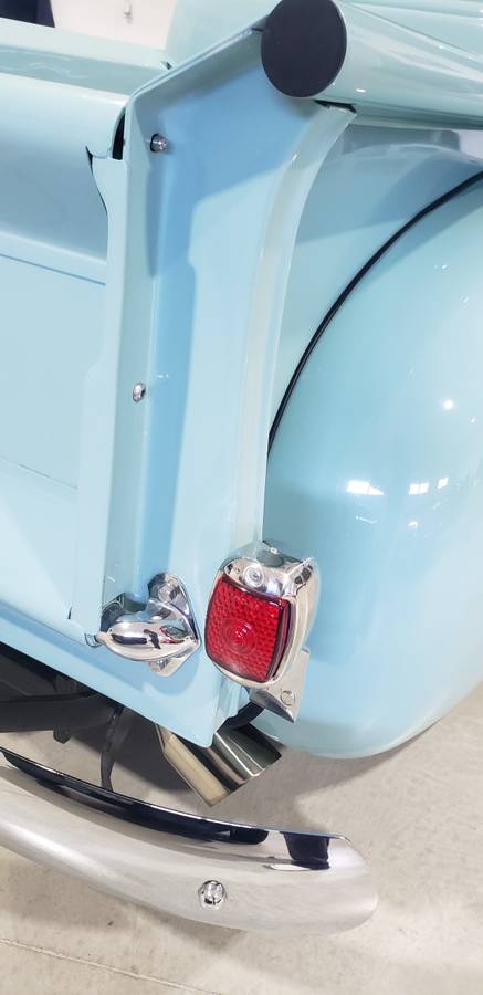 Chevrolet-3100-truck-1951-blue-805-11