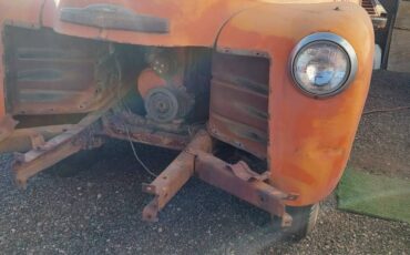 Chevrolet-4400-1949-orange-112654-2