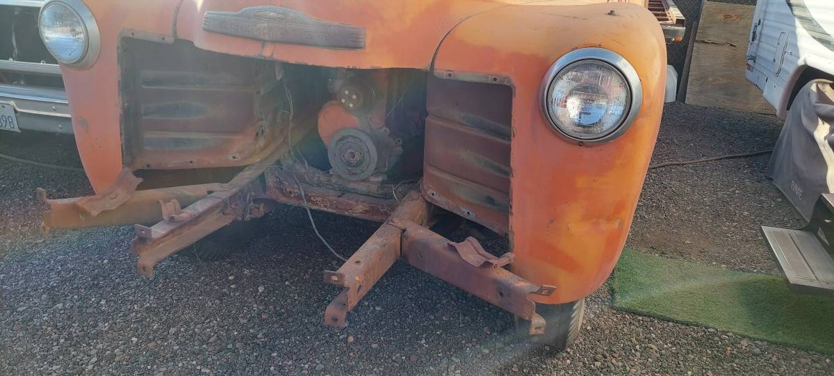 Chevrolet-4400-1949-orange-112654-2