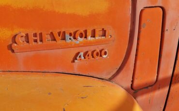 Chevrolet-4400-1949-orange-112654-3