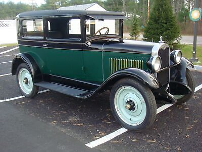 Chevrolet-AB-National-Berline-1928-Green-Gray-73555