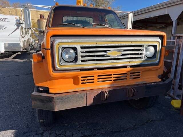 Chevrolet-Asphalt-sealer-1986-orange-142657-4