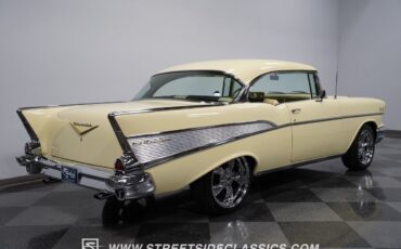 Chevrolet-Bel-Air150210-1957-Colonial-Cream-Cream-1099-11