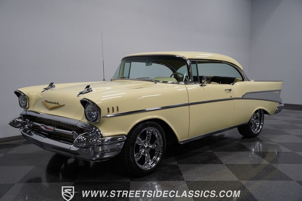 Chevrolet-Bel-Air150210-1957-Colonial-Cream-Cream-1099-5