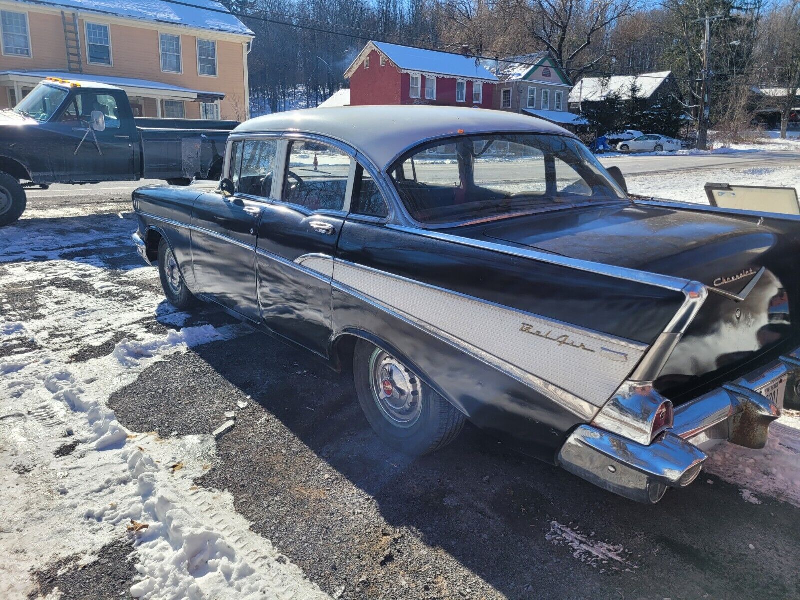 Chevrolet-Bel-Air150210-Berline-1957-Black-198683-4