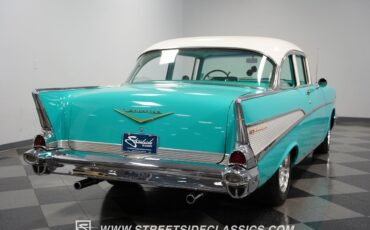 Chevrolet-Bel-Air150210-Berline-1957-Tropical-Turquoise-Turquoise-48089-12