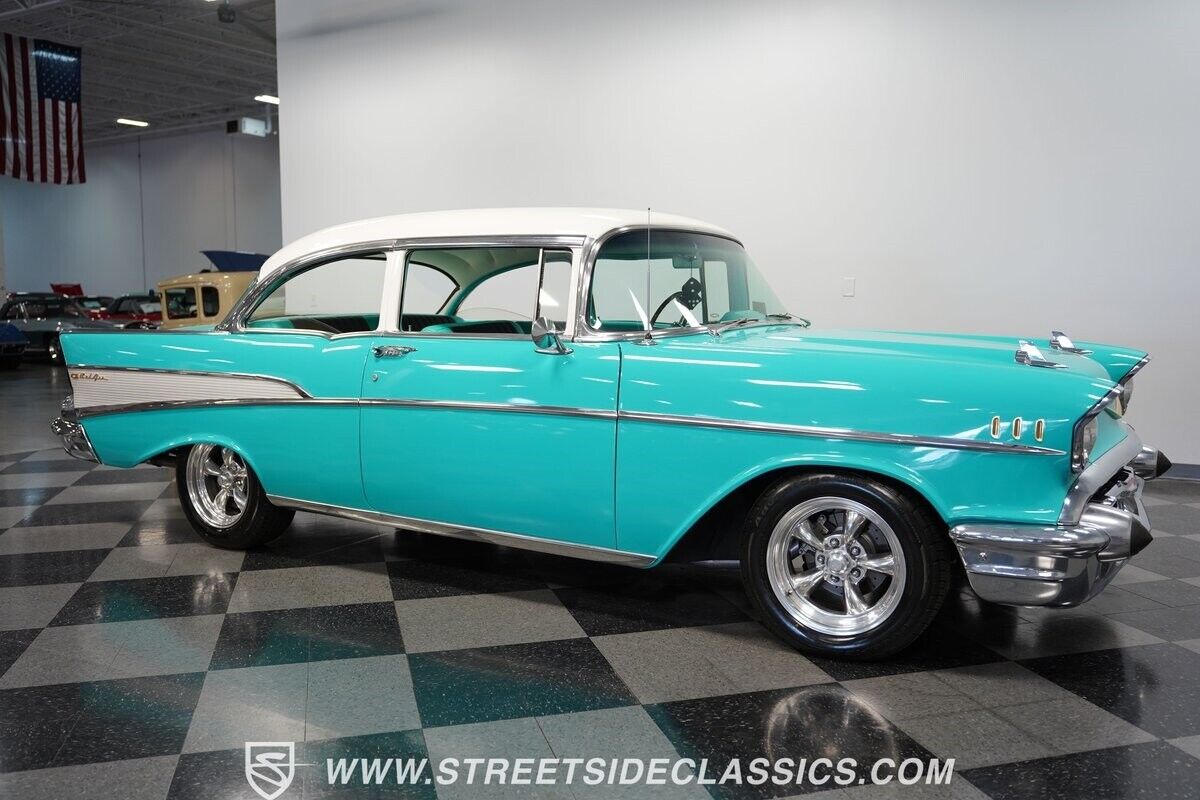 Chevrolet-Bel-Air150210-Berline-1957-Tropical-Turquoise-Turquoise-48089-16