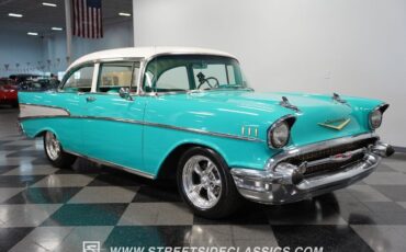 Chevrolet-Bel-Air150210-Berline-1957-Tropical-Turquoise-Turquoise-48089-17