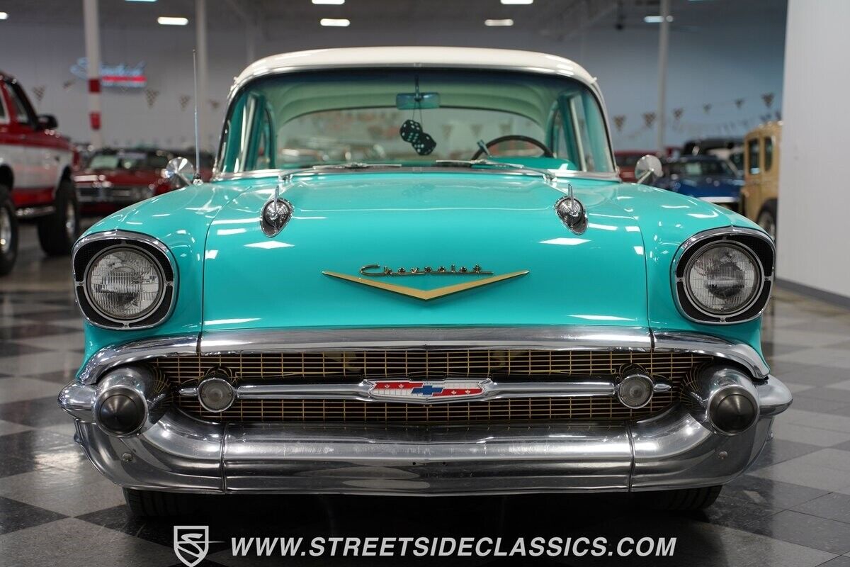 Chevrolet-Bel-Air150210-Berline-1957-Tropical-Turquoise-Turquoise-48089-18