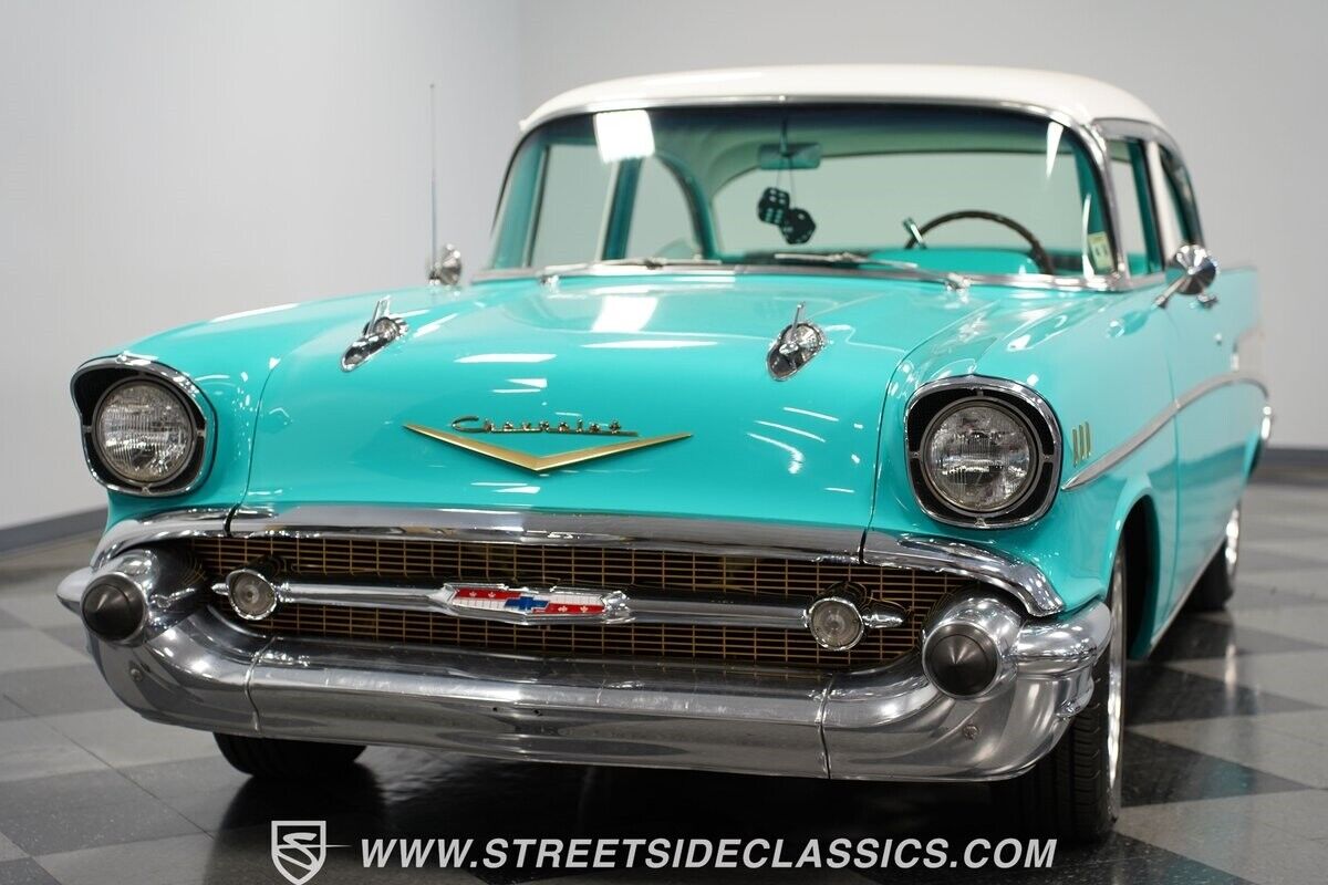 Chevrolet-Bel-Air150210-Berline-1957-Tropical-Turquoise-Turquoise-48089-22