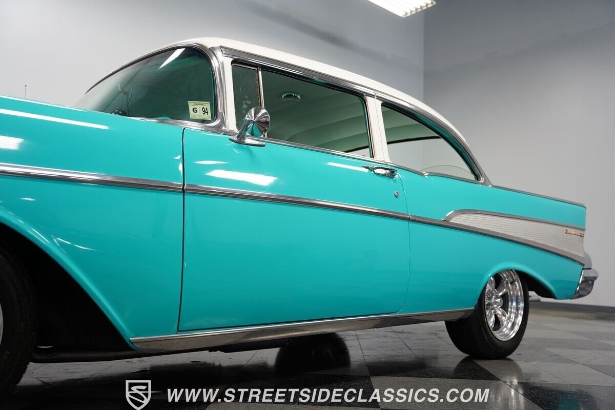 Chevrolet-Bel-Air150210-Berline-1957-Tropical-Turquoise-Turquoise-48089-23