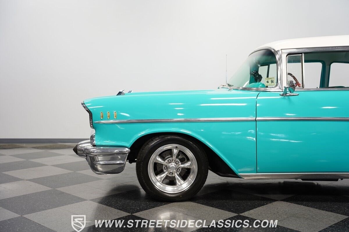 Chevrolet-Bel-Air150210-Berline-1957-Tropical-Turquoise-Turquoise-48089-24