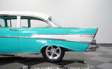 Chevrolet-Bel-Air150210-Berline-1957-Tropical-Turquoise-Turquoise-48089-25