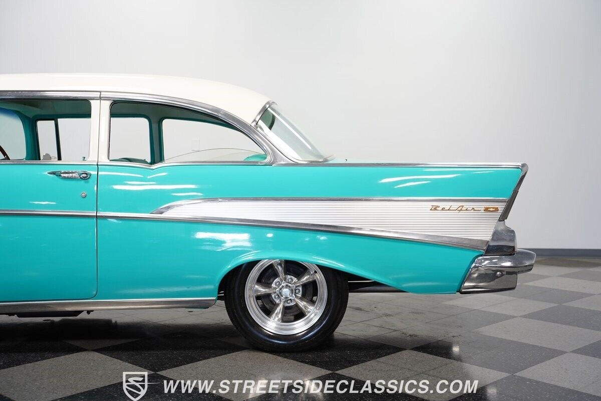 Chevrolet-Bel-Air150210-Berline-1957-Tropical-Turquoise-Turquoise-48089-25