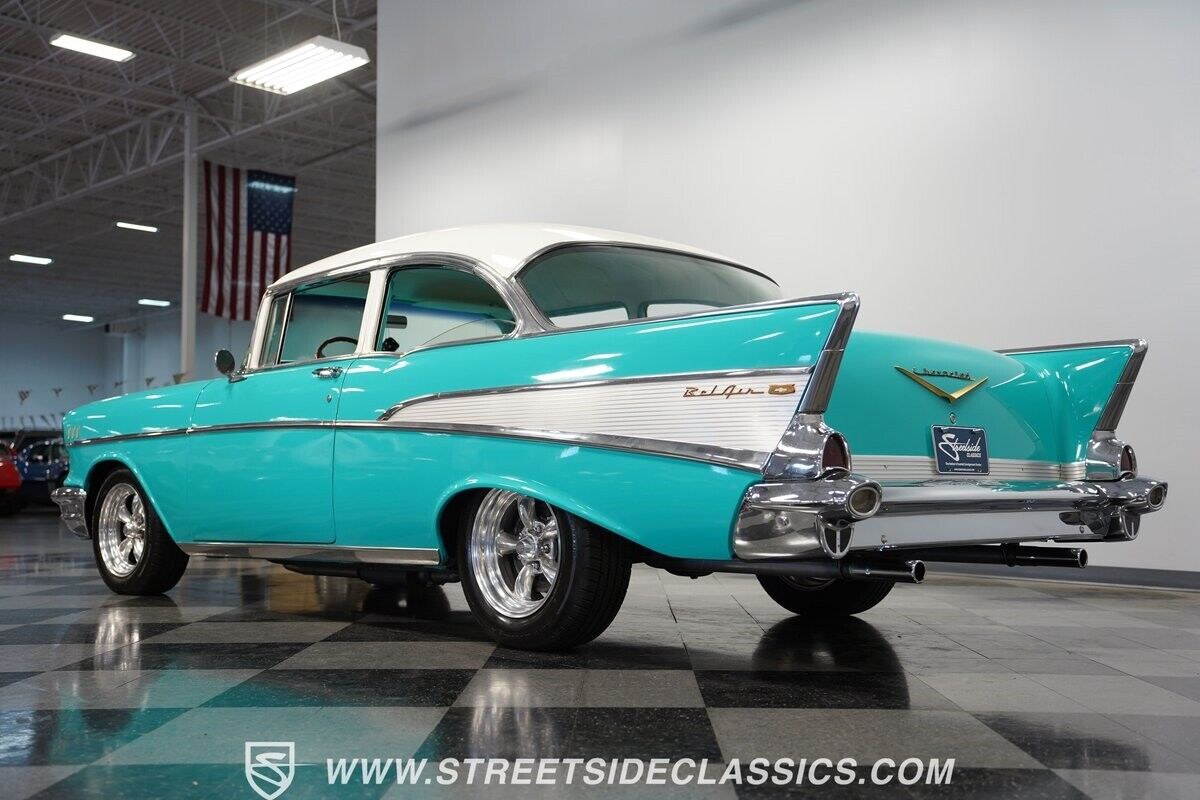 Chevrolet-Bel-Air150210-Berline-1957-Tropical-Turquoise-Turquoise-48089-26