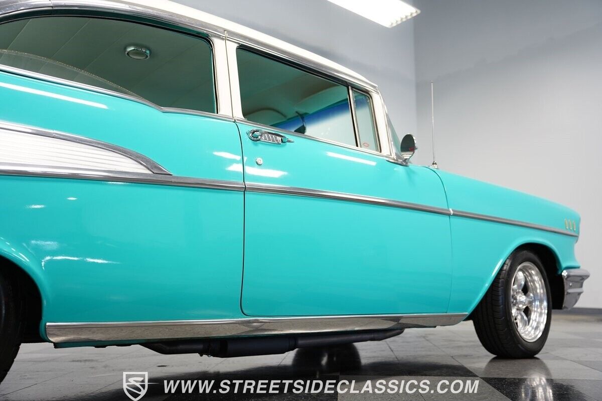 Chevrolet-Bel-Air150210-Berline-1957-Tropical-Turquoise-Turquoise-48089-31