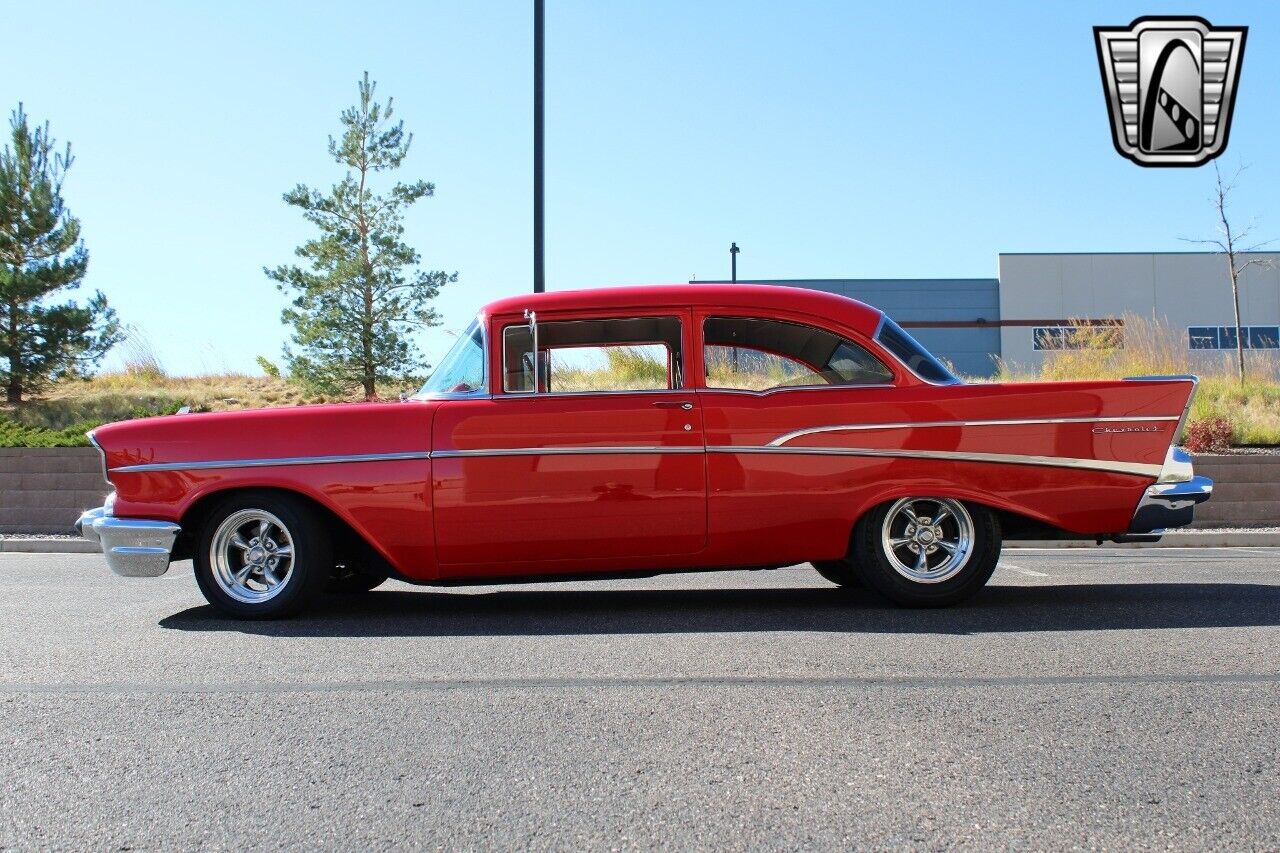 Chevrolet-Bel-Air150210-Coupe-1957-Red-Gray-4588-3