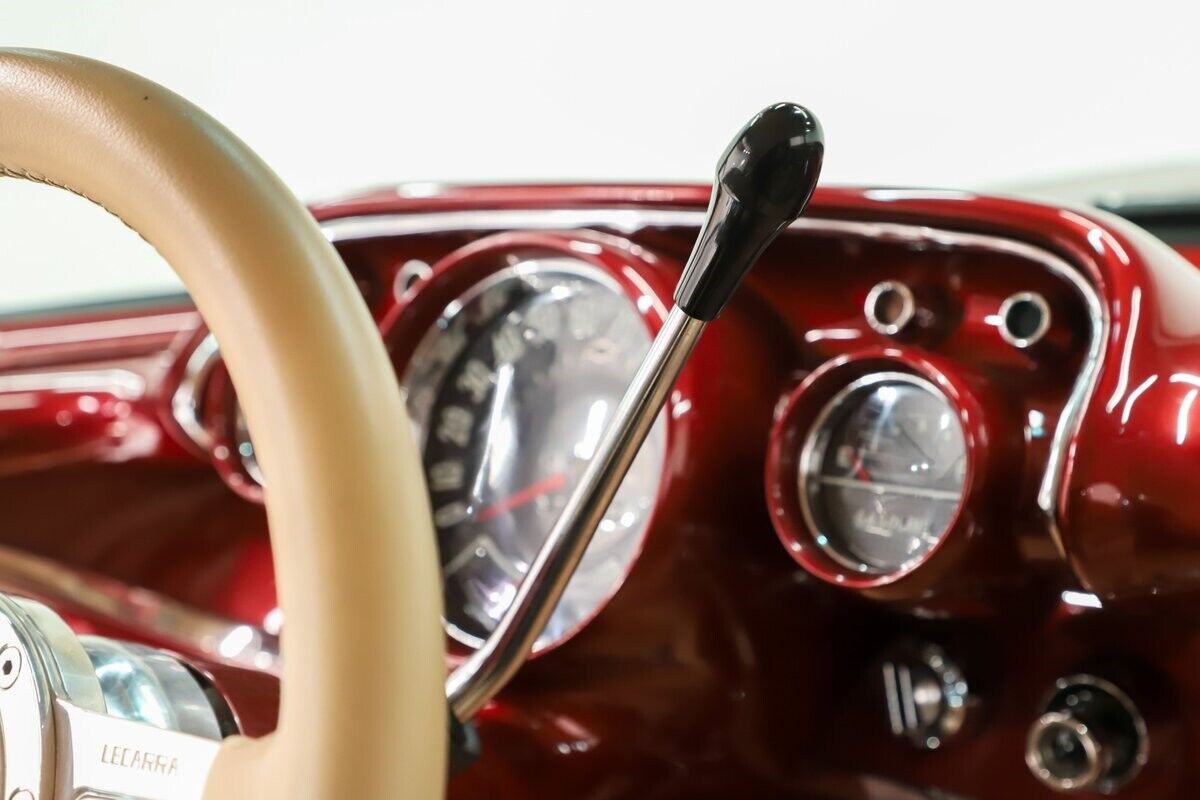 Chevrolet-Bel-Air150210-Coupe-1957-Red-Tan-0-3