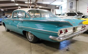 Chevrolet-Bel-Air150210-Coupe-1960-Aqua-White-147575-2