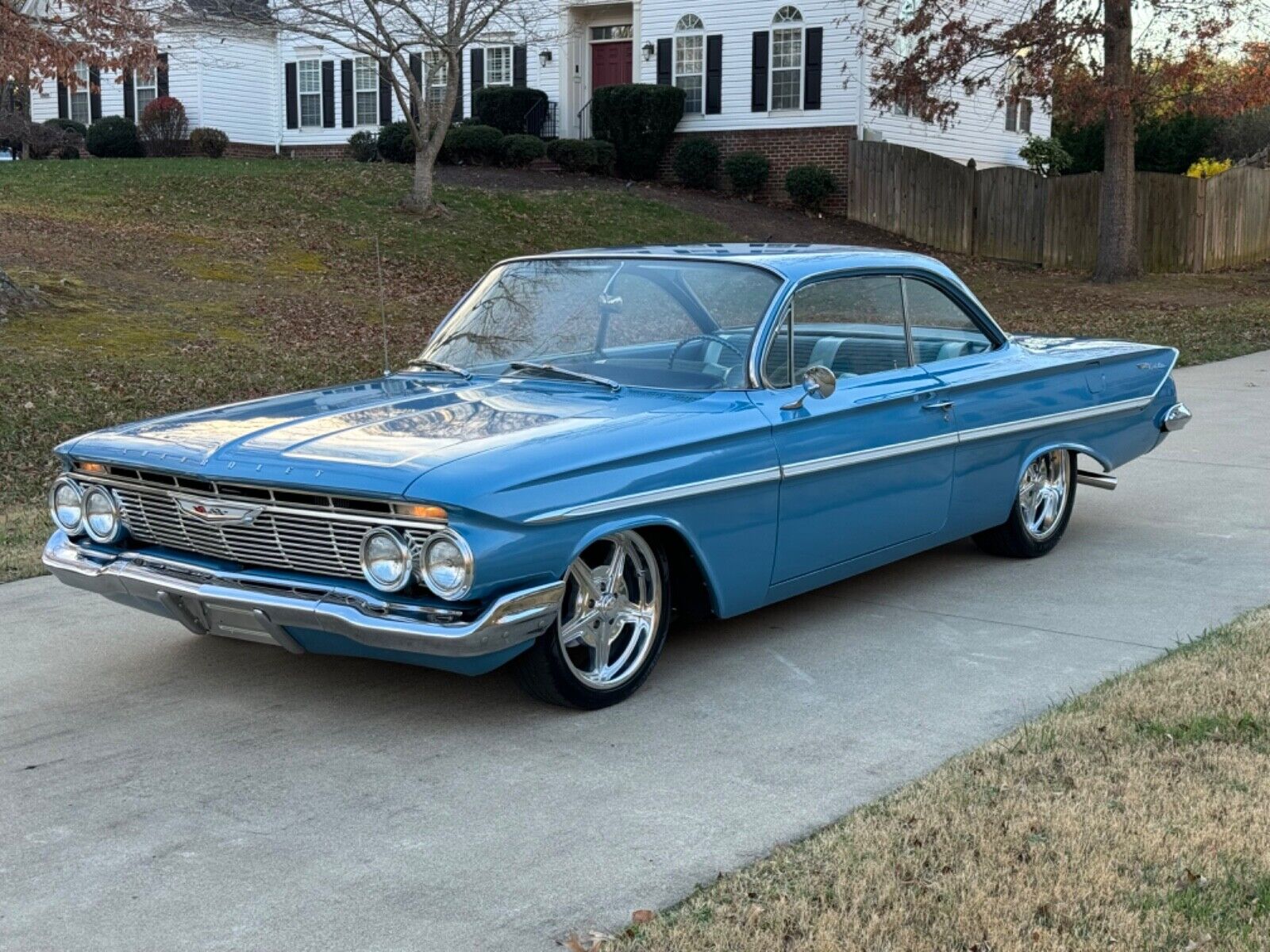 Chevrolet-Belair-1961-Blue-193121-1