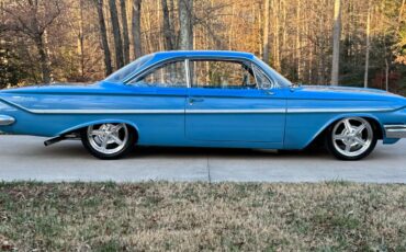 Chevrolet-Belair-1961-Blue-193121-5