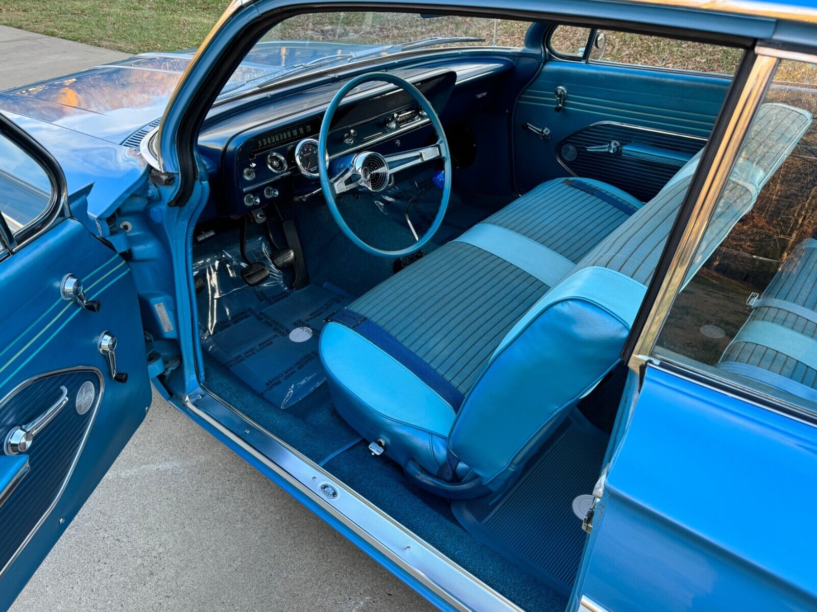 Chevrolet-Belair-1961-Blue-193121-9