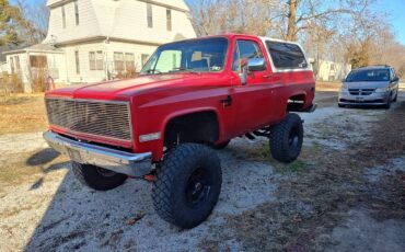 Chevrolet-Blazer-1985-red-80467-1