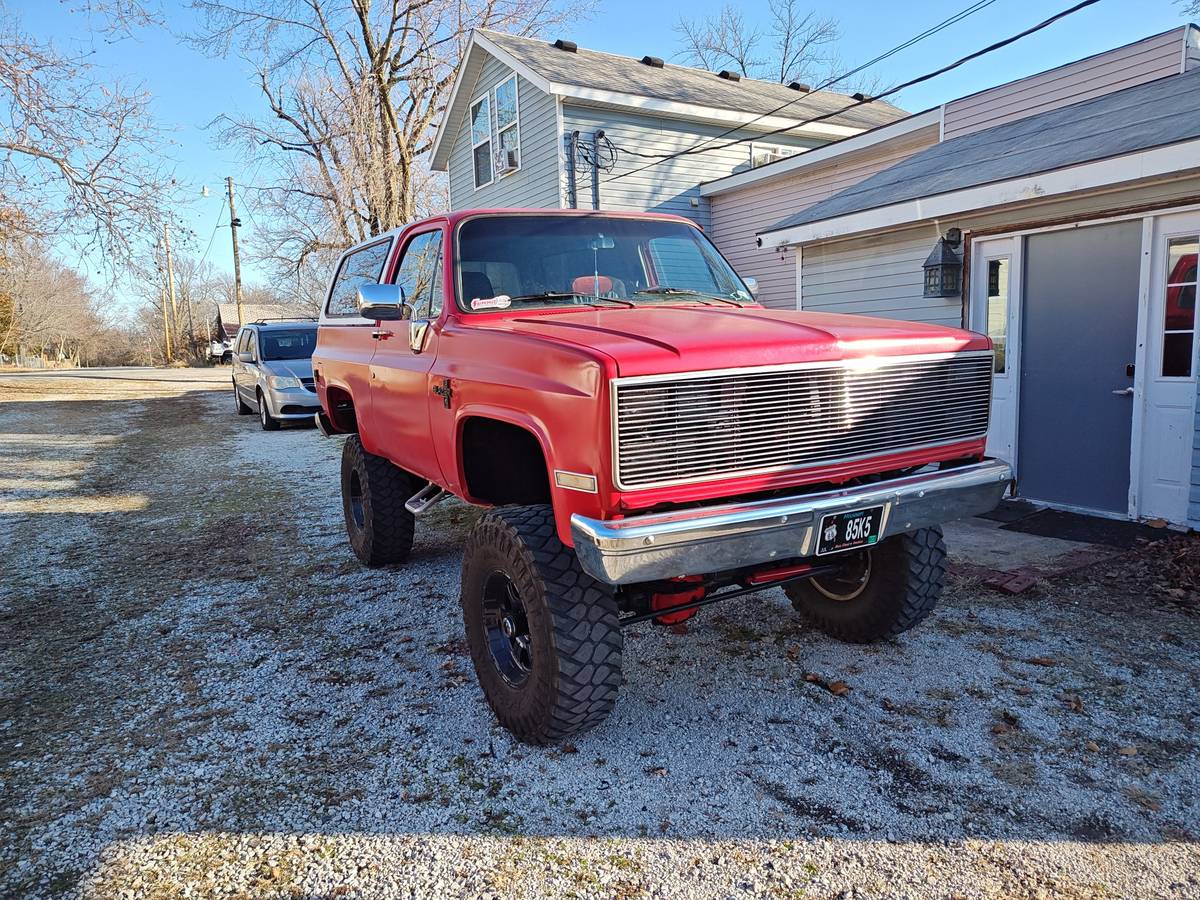 Chevrolet-Blazer-1985-red-80467-3